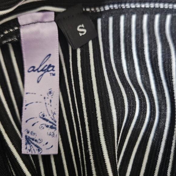 Alya Striped Skirt - Picture 3 of 7